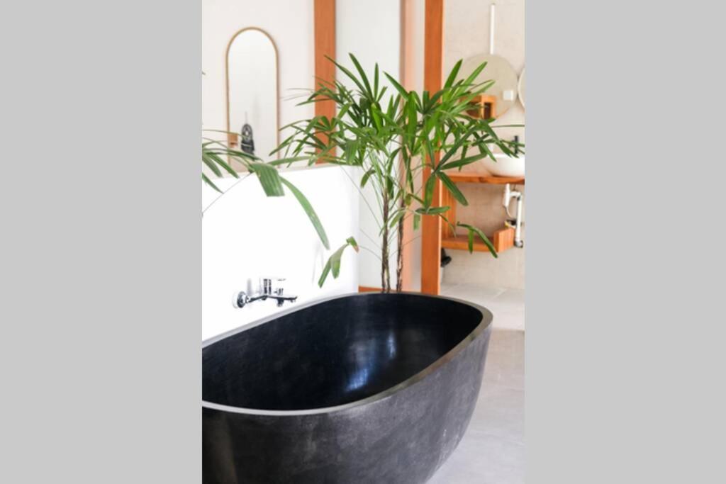 Kiki Village Bathtub Чангу Екстер'єр фото
